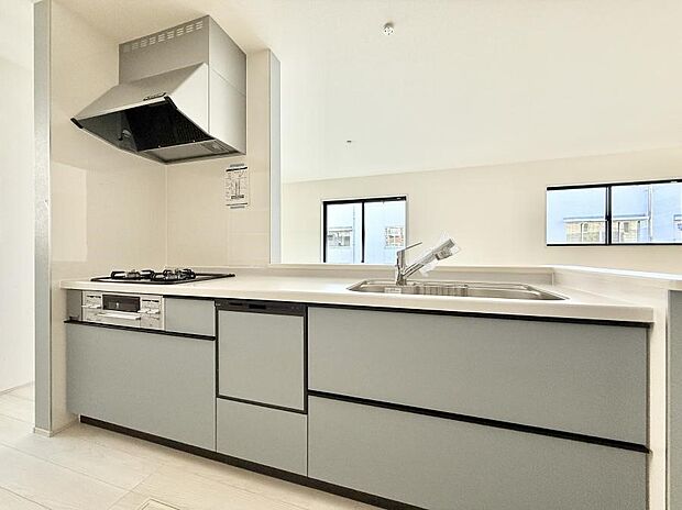 ■シンプルで機能的、毎日使いやすいキッチン