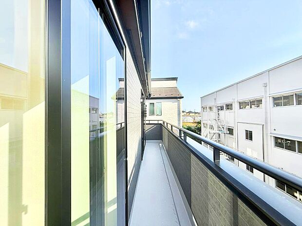 ■ 季節の移ろいを感じられる開放的な空間です