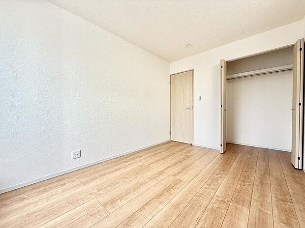 ■広いクローゼット、収納は多い方が嬉しいですね！  