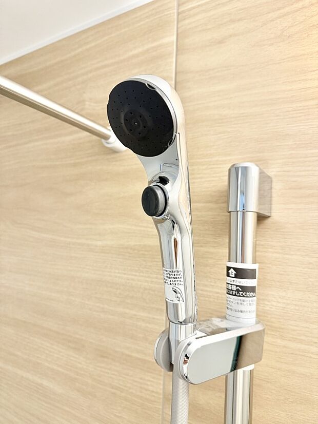 ■手元で簡単に止水できるため、水の無駄遣いを減らすことができます。