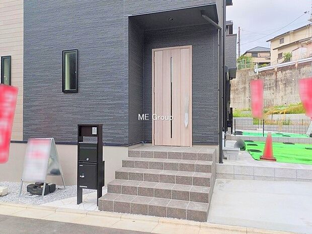 玄関はお家の顔!玄関アプローチでお客様をお迎え!