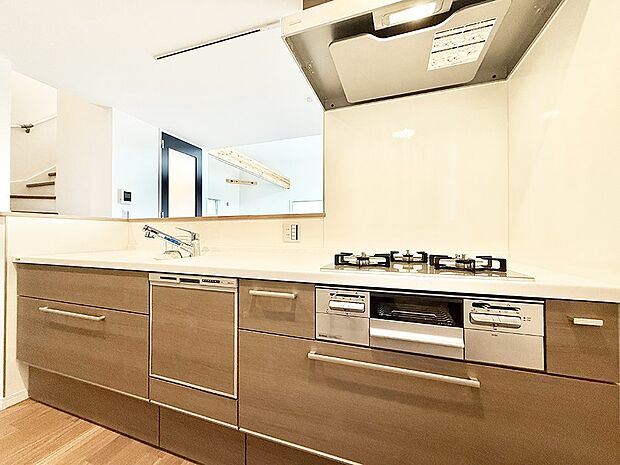 ■家族の絆を深める、温もりのあるキッチン