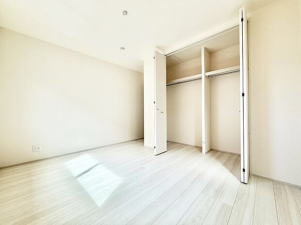 ■大きな収納で荷物がスッキリ片付きます