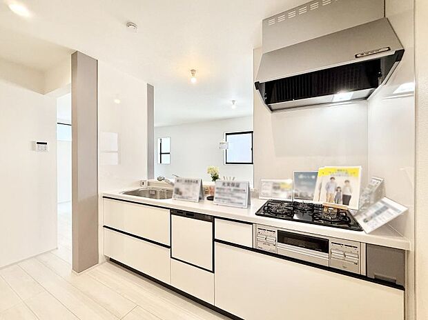 ■シンプルで機能的、毎日使いやすいキッチン