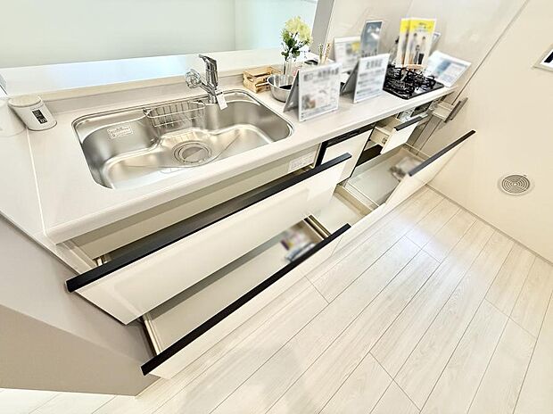 ■家族の絆を深める、温もりのあるキッチン