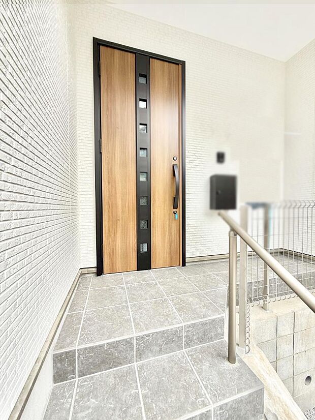 ■ シンプルで美しく、住まいの第一印象を彩る玄関です