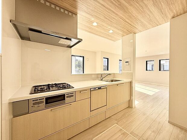 ■シンプルで機能的、毎日使いやすいキッチン