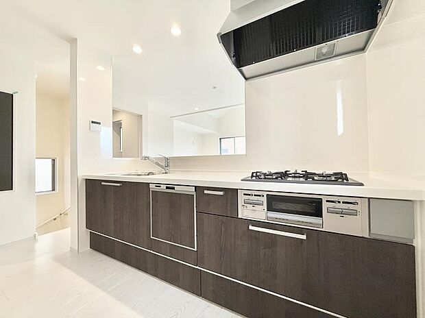 ■シンプルで機能的、毎日使いやすいキッチン