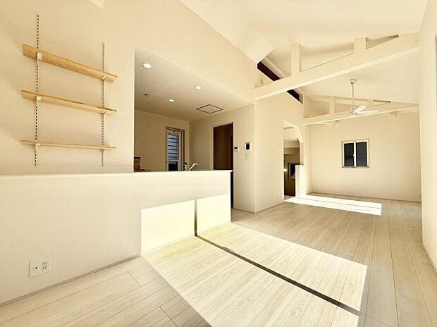 ■心落ち着く場所、ゆったり過ごせるリビング