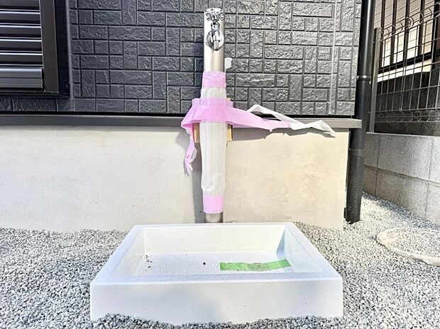 ■ガーデニングや洗車などの際に大活躍な屋外立水栓  