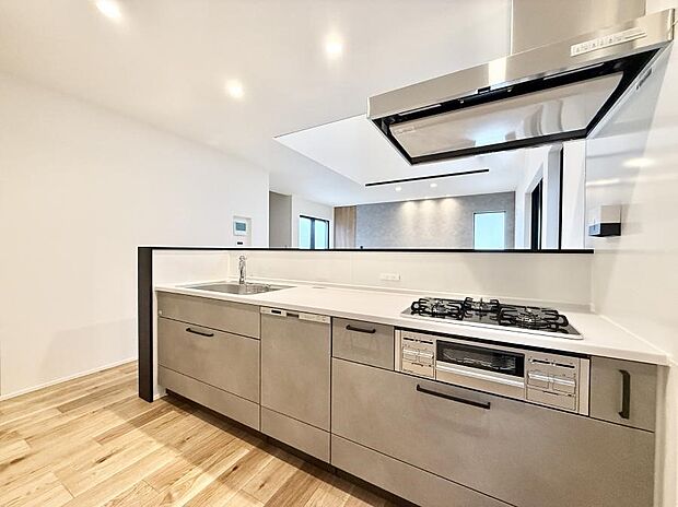 ■シンプルで機能的、毎日使いやすいキッチン