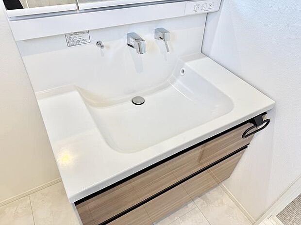 ■手洗いや顔を洗う時も快適に使える便利なシャワー