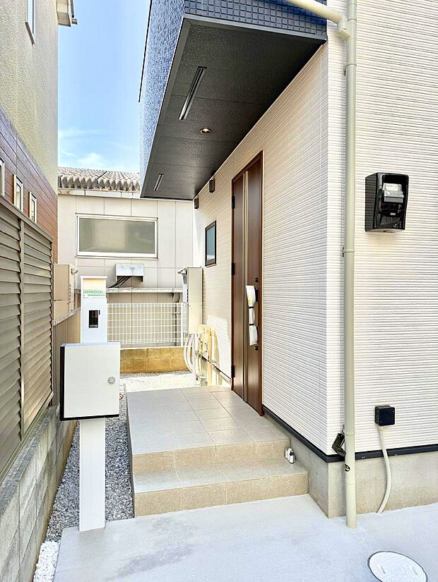 ■ 心地よい暮らしへとつながる、温かい玄関