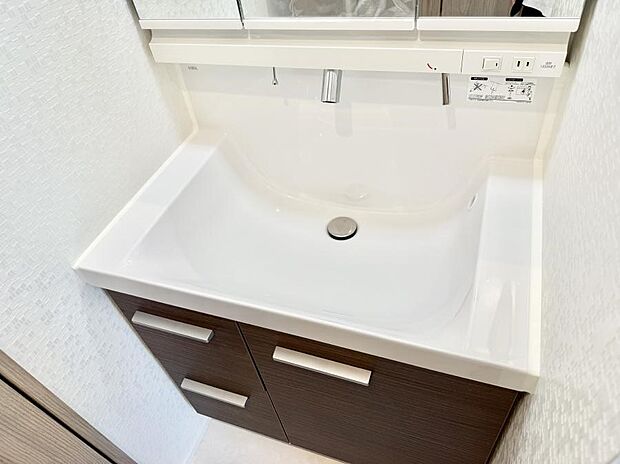 ■手洗いや顔を洗う時も快適に使える便利なシャワー