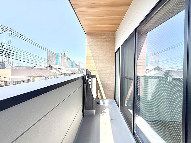 ■ 季節の移ろいを感じられる開放的な空間です