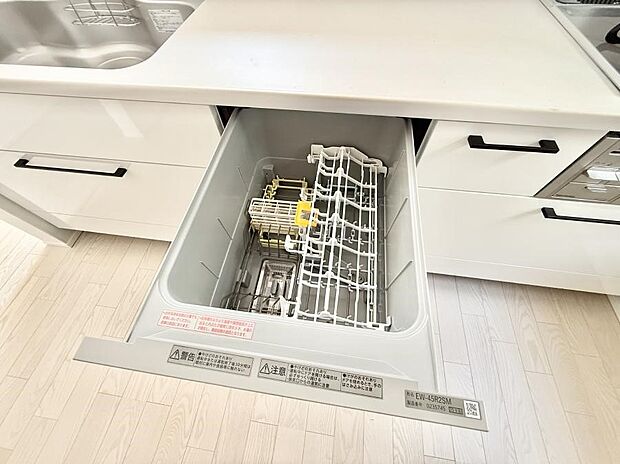 ■手間なく洗浄！食器をピカピカに仕上げてくれます