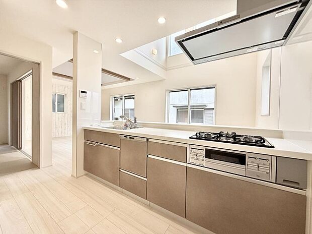 ■シンプルで機能的、毎日使いやすいキッチン