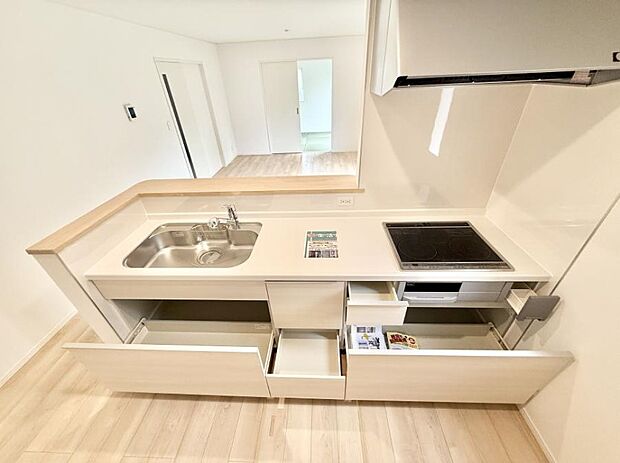 ■シンプルで美しく心地よい時間を生むキッチン空間