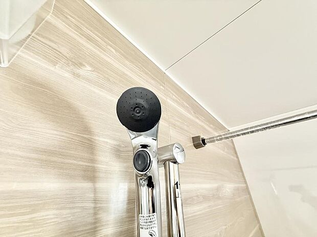 ■手元で簡単に止水できるため、水の無駄遣いを減らすことができます。