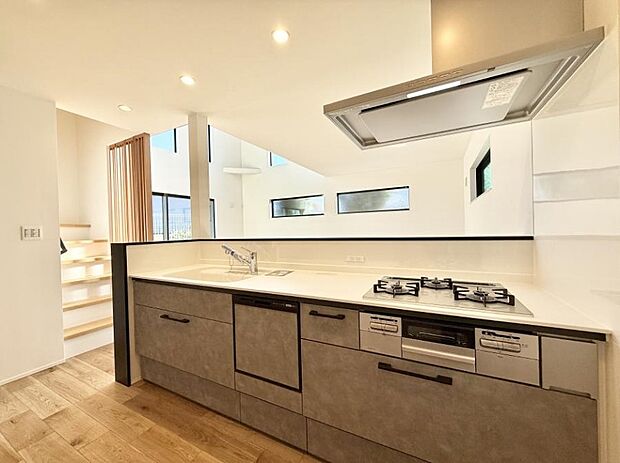 ■シンプルで機能的、毎日使いやすいキッチン