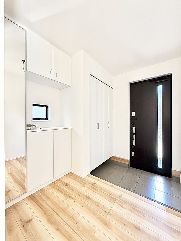 ■ 毎日を気持ちよく迎える、明るく温もりのある玄関