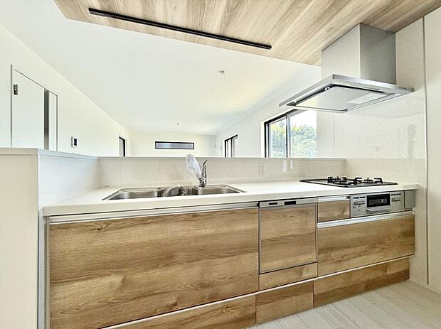 ■家族の絆を深める、温もりのあるキッチン