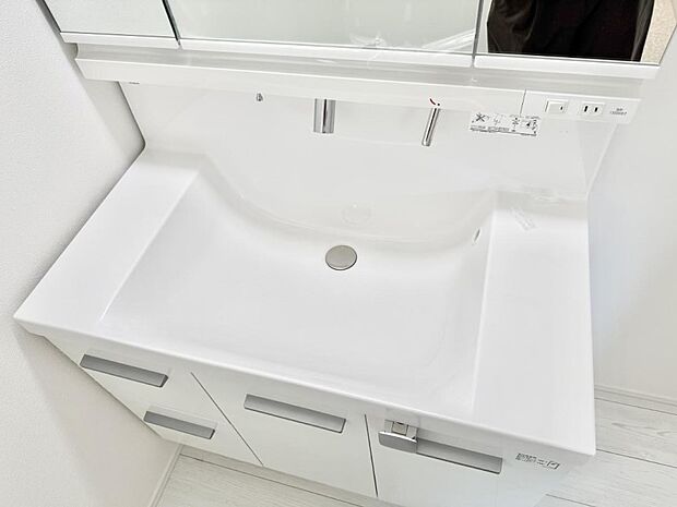 ■手洗いや顔を洗う時も快適に使える便利なシャワー