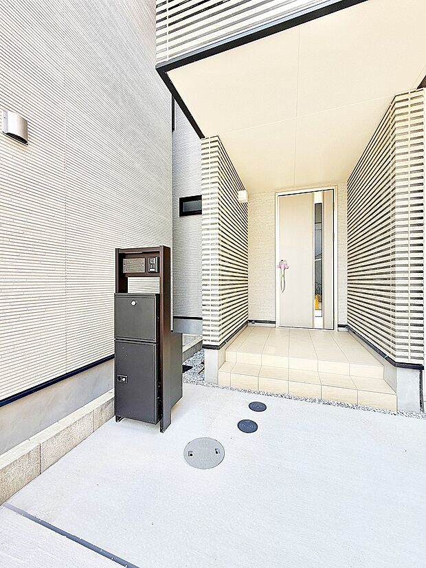 ■玄関はお家の顔！おしゃれな玄関アプローチでお客様をお迎え！  