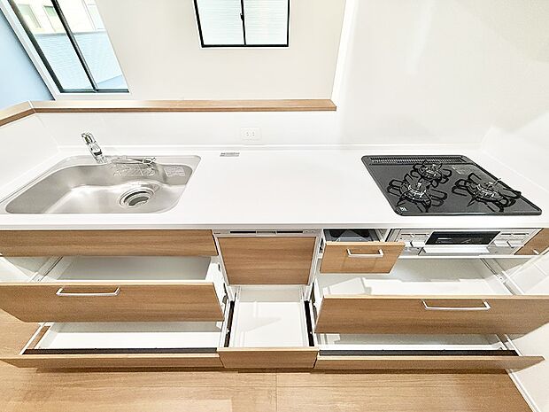 ■家族の会話が弾む、心地よいキッチンスペース