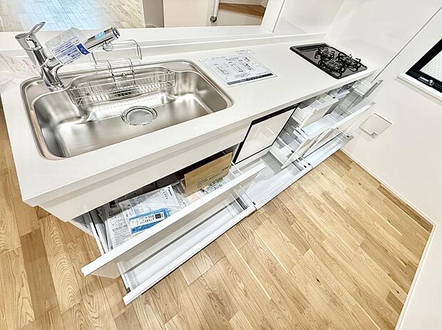 収納力豊富なシステムキッチンです！