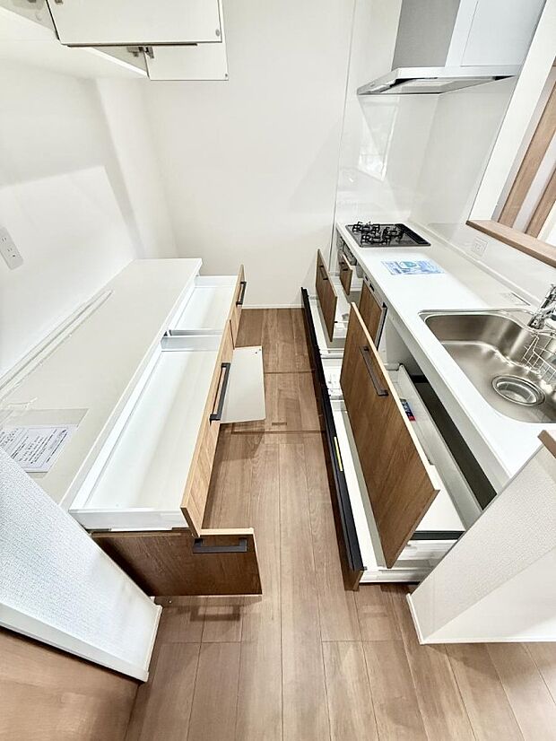 ■シンプルで機能的、毎日使いやすいキッチン