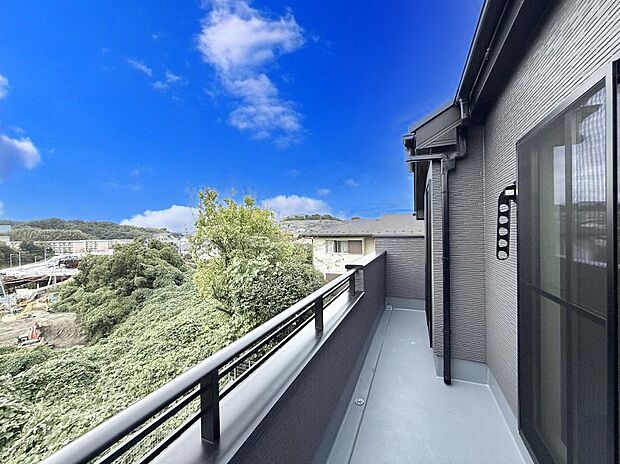 ■ 季節の移ろいを感じられる開放的な空間です