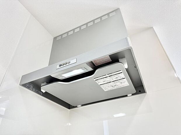 ■フードに覆われている為、匂いが換気扇に誘導され、効率的に排煙ができます