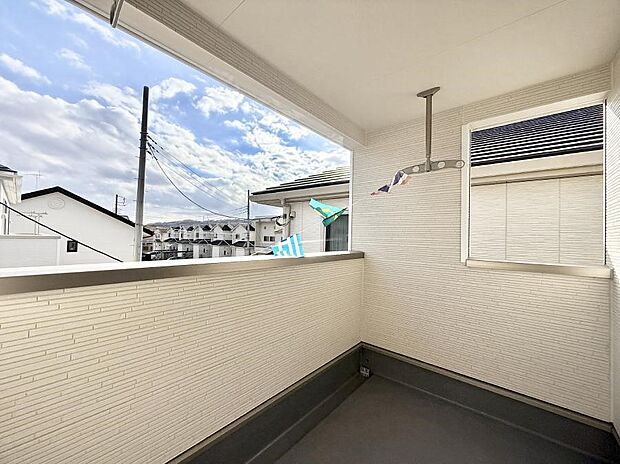 ■天候を気にせず洗濯物を干せるインナーバルコニー!