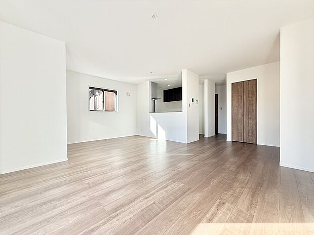 ■家具を置いてもゆったり過ごせる広さのリビング