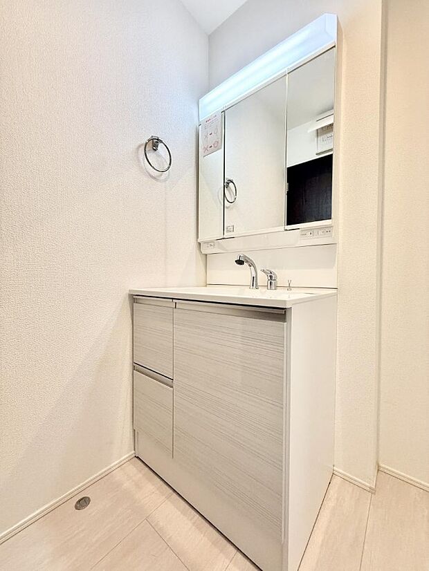 ■明るい洗面所は毎朝の歯磨きも楽しくできちゃいそうです♪