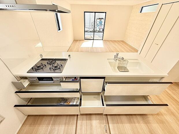 ■家族の絆を深める、温もりのあるキッチン