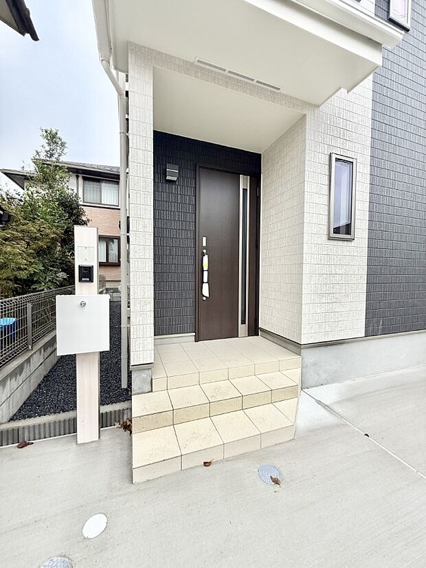 玄関はお家の顔！おしゃれな玄関アプローチでお客様をお迎え！