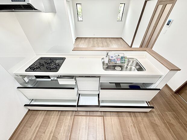 ■シンプルで機能的、毎日使いやすいキッチン