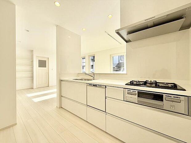 ■シンプルで機能的、毎日使いやすいキッチン