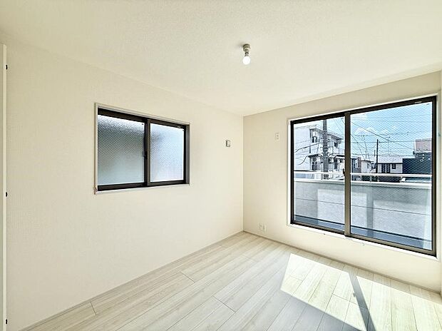 ■陽射しが差し込む暖かいお部屋