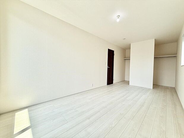 ■落ち着いた色合いのお部屋で穏やかな時間を楽しめます