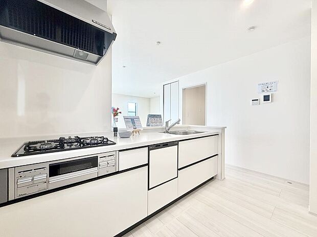 ■シンプルで機能的、毎日使いやすいキッチン