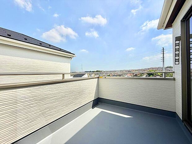 ■ 季節の移ろいを感じられる開放的な空間です