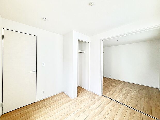 1号棟 ■落ち着いた色合いのお部屋で穏やかな時間を楽しめます