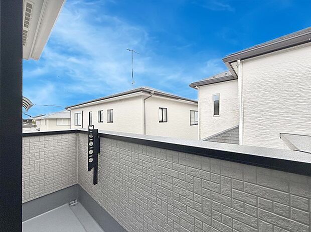 ■ 自然を身近に感じる、開放的なバルコニー