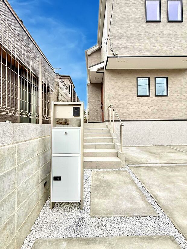 1号棟 ■ 心地よい暮らしへとつながる、温かい玄関