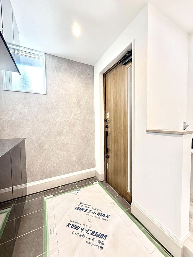 ■ 毎日を気持ちよく迎える、明るく温もりのある玄関