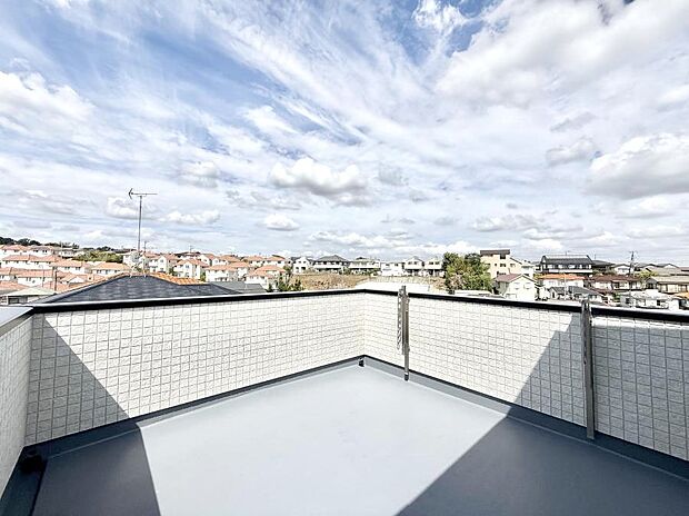 ■ 自然を身近に感じる、開放的なバルコニー