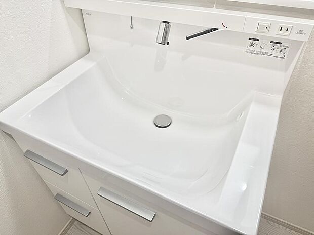 ■手洗いや顔を洗う時も快適に使える便利なシャワー